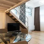 Apartment Youhosty - Porta Venezia Design
