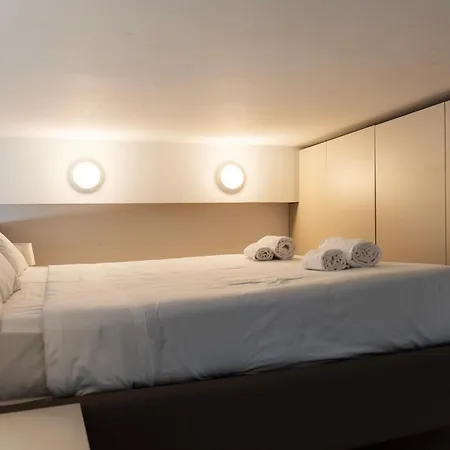 Youhosty - Porta Venezia Design *