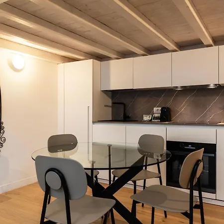 Youhosty - Porta Venezia Design Lägenhet *